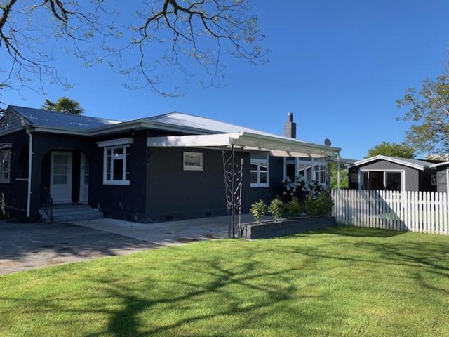 Walnut House Apartment Havelock North Exterior photo
